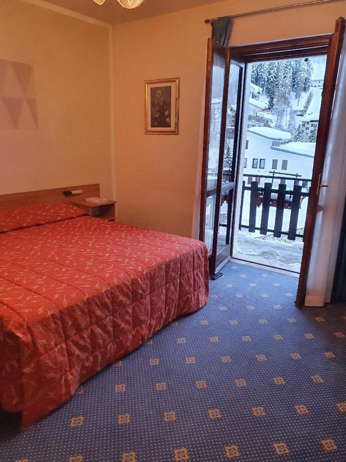 Hotel Des Alpes フォッポロ エクステリア 写真